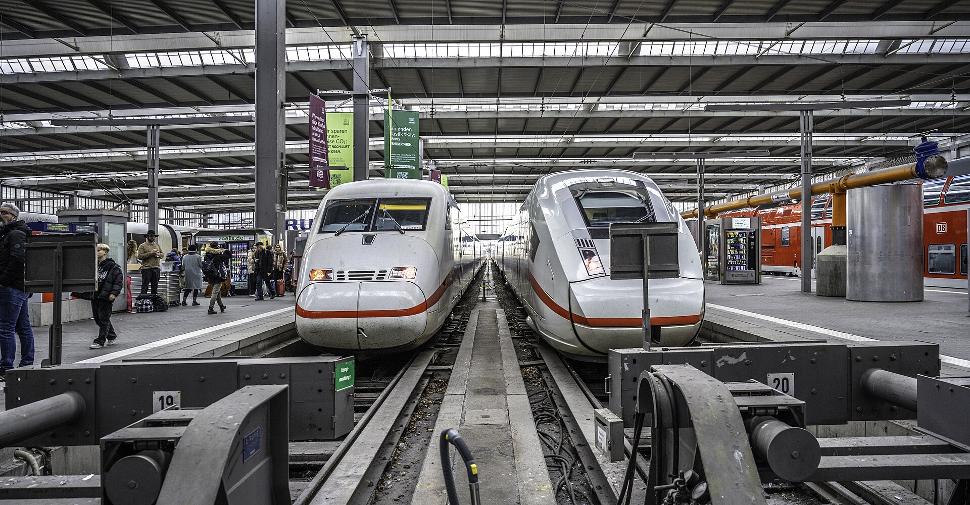 Züge im Münchner Hauptbahnhof